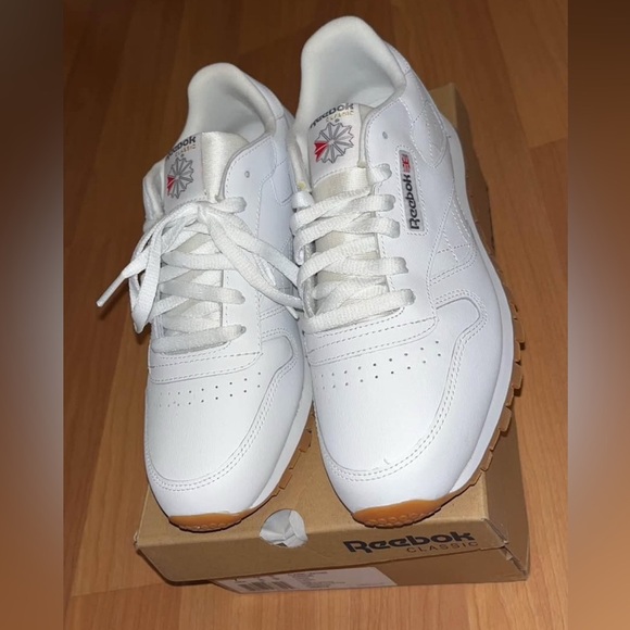 Reebok Classics size 7Y - Picture 2 of 2